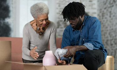 4 Tips to Help Senior Parents Downsize Before a Move